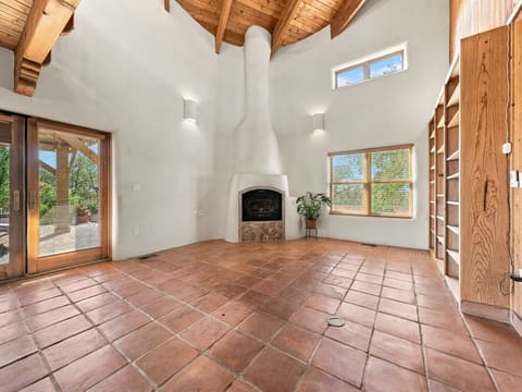 Photograph 7 of 18221 Quail Ridge Rd