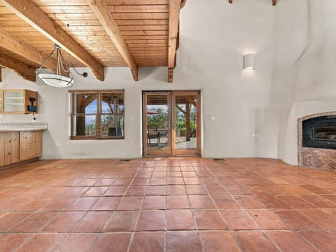 Photograph 11 of 18221 Quail Ridge Rd